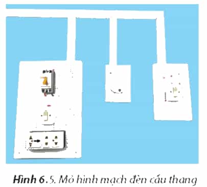 Mạch đèn cầu thang như Hình 6.5 có thể điều khiển một bóng đèn ở mấy vị trí?
