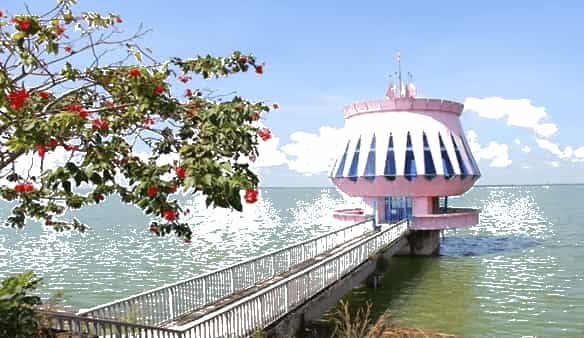 Hãy sưu tầm một hình ảnh về hồ, đầm ở nước ta