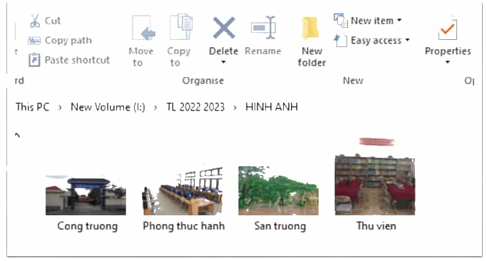Em hãy chụp hoặc sưu tầm các hình ảnh về ngôi trường em đang học và lưu